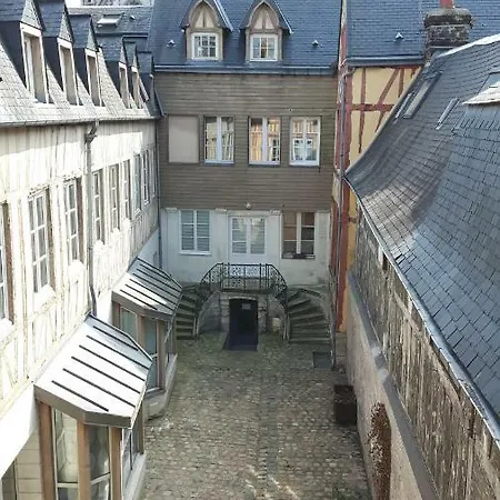 Centre Historique L'Authentique Saint Nicolas Ou Le Bourdon De La Cathedrale Rouen Exterior foto